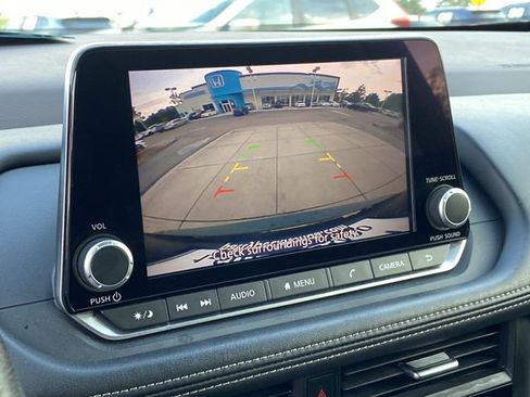Used 2023 Nissan Rogue S FWD image 36