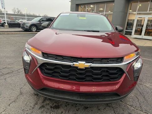 Used 2024 Chevrolet Trax LS image 4
