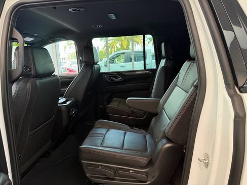 Used 2023 Chevrolet Suburban RST w/ Luxury Package RWD image 13