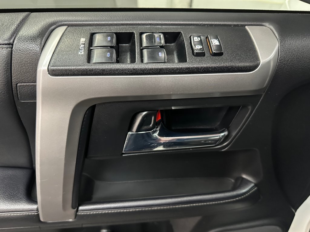 Used 2023 Toyota 4Runner SR5 Premium w/ Moonroof Package AWD/4WD image 18
