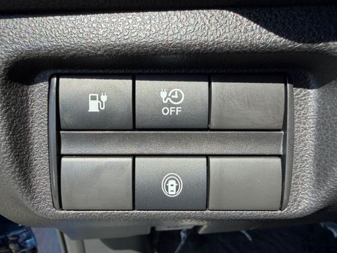 Used 2025 Nissan Leaf S FWD image 17