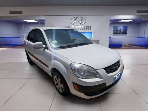 Used 2009 Kia Rio LX FWD image 5