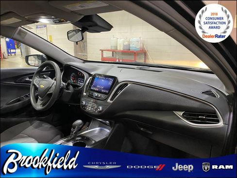 Used 2023 Chevrolet Malibu LT image 31