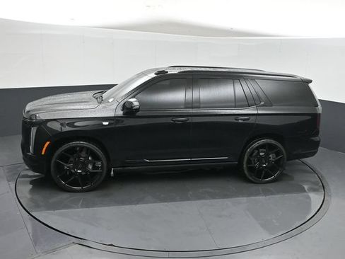 Used 2025 Cadillac Escalade Sport w/ Touring Package AWD/4WD image 38