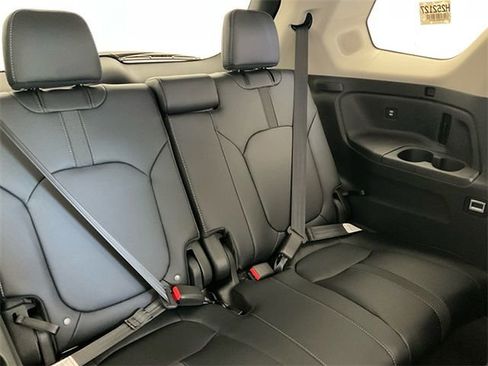 New 2025 Honda Pilot Touring image 23