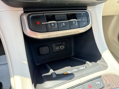 Used 2023 GMC Acadia Denali AWD/4WD image 20