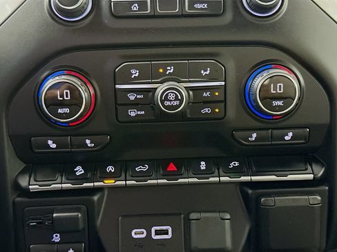 Used 2019 Chevrolet Silverado 1500 RST w/ All-Star Edition AWD/4WD image 18