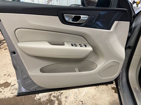 Certified 2025 Volvo XC60 T8 Ultra w/ Protection Package Premier AWD/4WD image 15