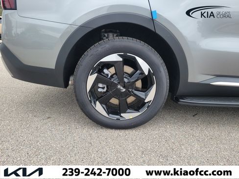 New 2026 Kia Sorento EX AWD/4WD image 9