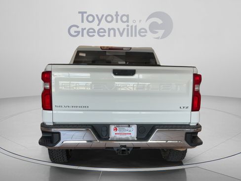 Used 2019 Chevrolet Silverado 1500 LTZ w/ LTZ Convenience Package AWD/4WD image 5