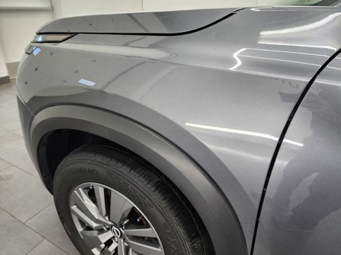 Used 2025 Nissan Pathfinder SV image 34