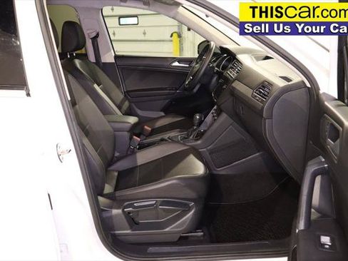 Used 2020 Volkswagen Tiguan SE FWD image 29