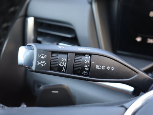 Used 2025 GMC Terrain Elevation AWD/4WD image 21