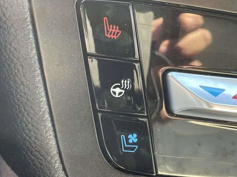 Used 2020 Ford Explorer Limited image 24