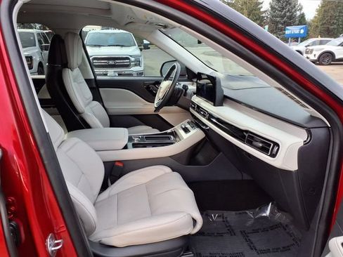 Used 2025 Lincoln Aviator Reserve w/ Equipment Group 201A AWD/4WD image 9