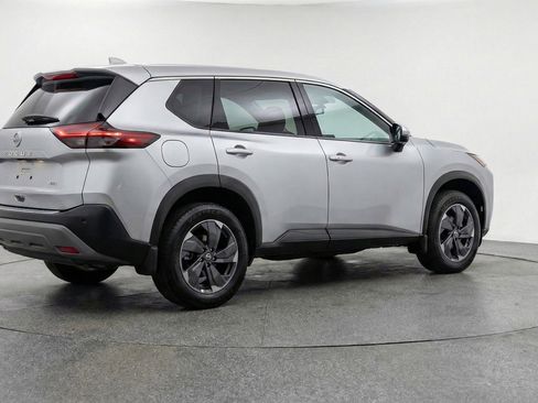 Used 2025 Nissan Rogue SV FWD image 9