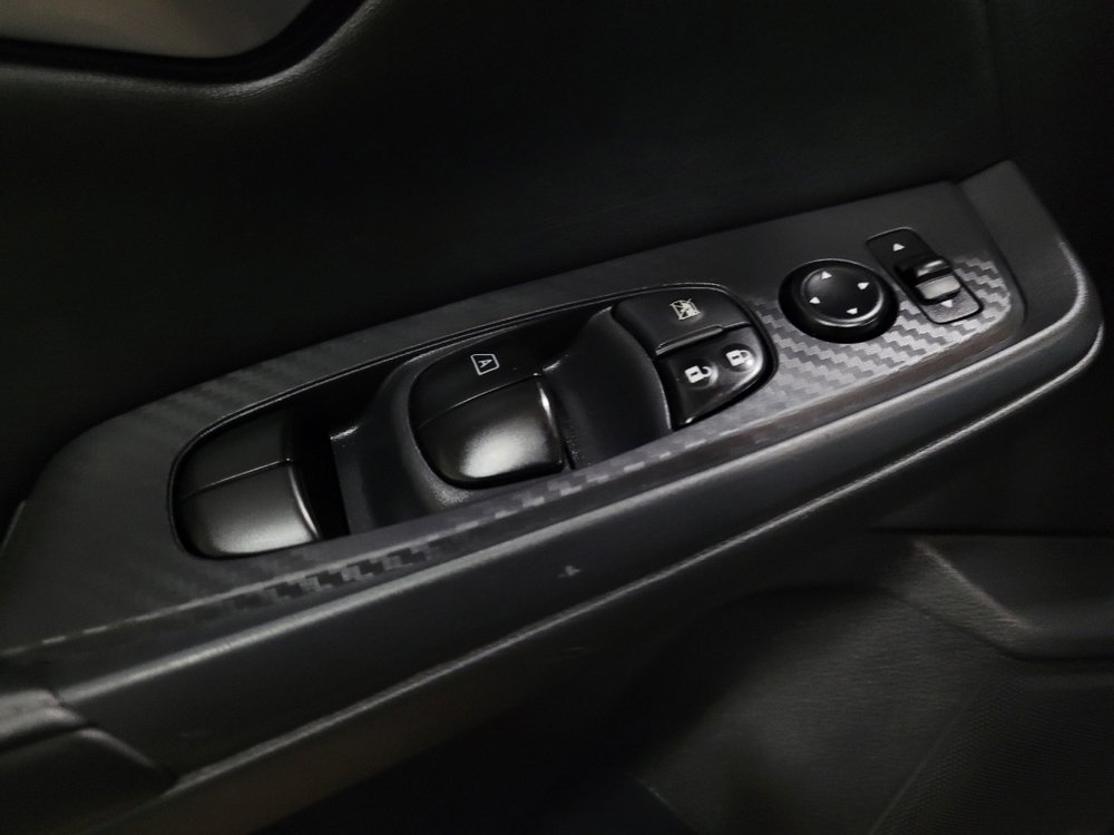 Used 2025 Nissan Sentra SV FWD image 27