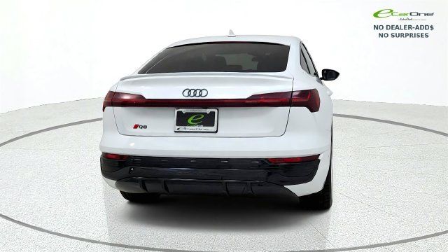 Used 2024 Audi Q8 e-tron Prestige w/ Prestige Package AWD/4WD image 8