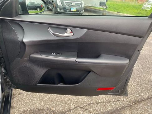 Used 2021 Kia Forte LXS FWD image 18