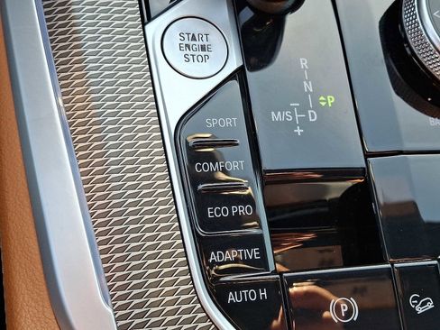 Used 2021 BMW X5 xDrive40i w/ M Sport Package image 24