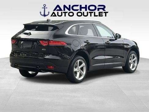 Used 2019 Jaguar F-PACE Premium image 8