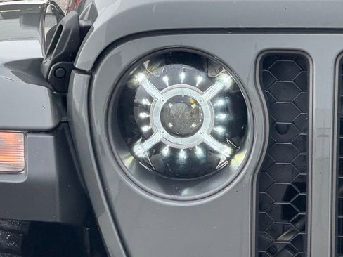 Used 2022 Jeep Gladiator Mojave w/ Cold Weather Group AWD/4WD image 7