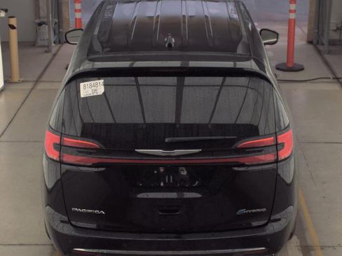 Used 2024 Chrysler Pacifica Limited FWD image 5