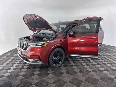 Certified 2023 Kia Carnival SX Prestige image 12