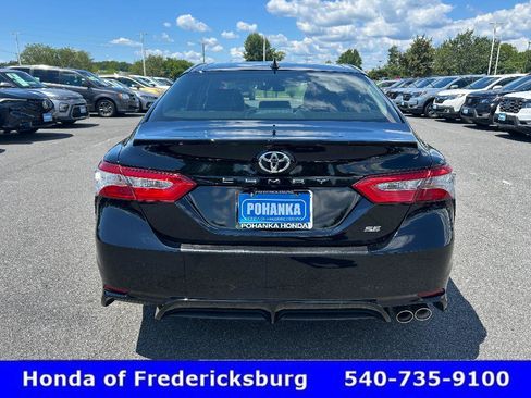 Used 2019 Toyota Camry SE FWD image 4