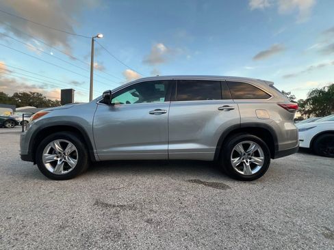 Used 2016 Toyota Highlander Limited image 2