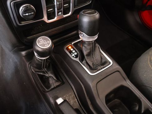 Used 2025 Jeep Gladiator Sport AWD/4WD image 6
