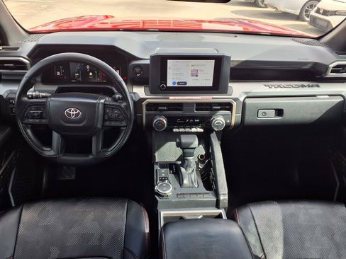 Used 2025 Toyota Tacoma SR5 AWD/4WD image 4