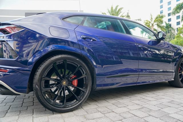 Used 2022 Lamborghini Urus AWD/4WD image 30