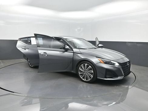 Used 2023 Nissan Altima 2.5 SL FWD image 33