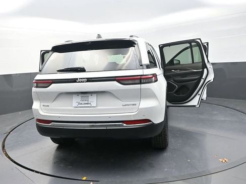 New 2025 Jeep Grand Cherokee Limited w/ Luxury Tech Group II image 33