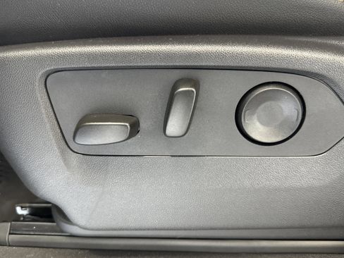 Used 2025 GMC Sierra 1500 AT4 w/ AT4 Premium Package image 28