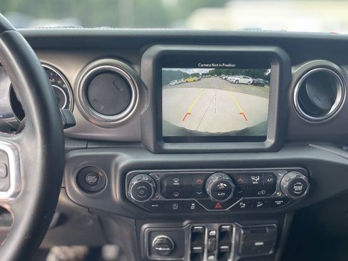 Used 2018 Jeep Wrangler Unlimited Rubicon AWD/4WD image 18