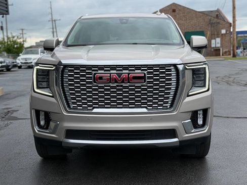 Used 2021 GMC Yukon XL Denali w/ Denali Premium Package AWD/4WD image 2