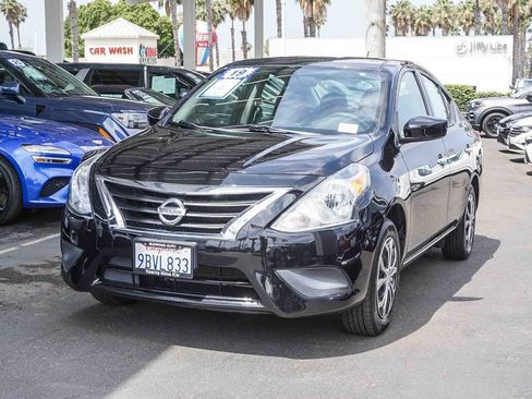 Used 2019 Nissan Versa SV FWD image 4