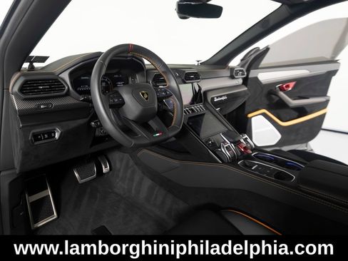 Used 2024 Lamborghini Urus Performante AWD/4WD image 15