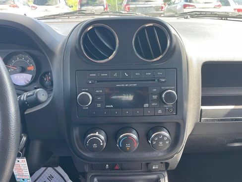 Used 2016 Jeep Patriot Sport w/ Power Value Group AWD/4WD image 18