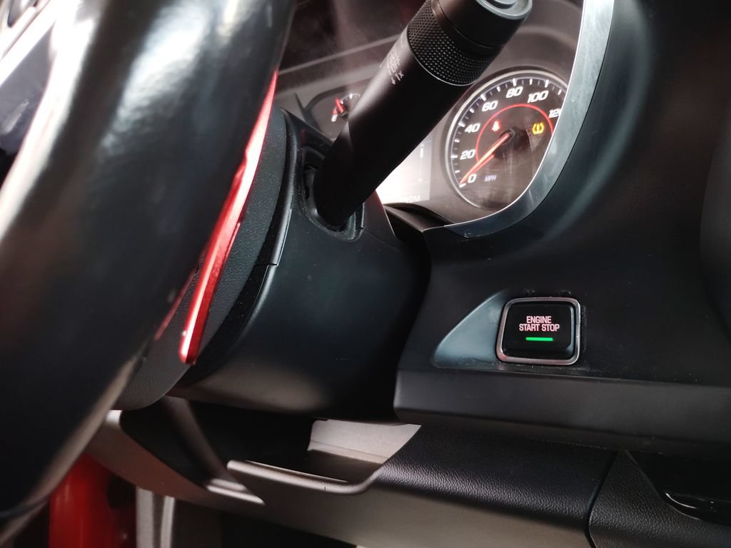 Used 2020 Chevrolet Camaro LT RWD image 28