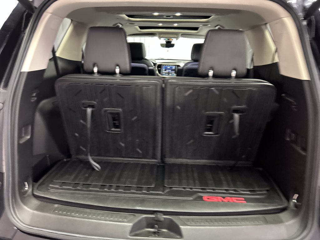 Used 2023 GMC Acadia Denali w/ Denali Ultimate Package AWD/4WD image 26