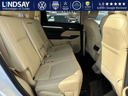 Used 2019 Toyota Highlander XLE image 10