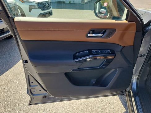 New 2026 Nissan Pathfinder Platinum w/ Cargo Package image 5