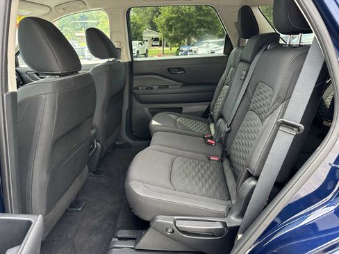 Used 2025 Nissan Pathfinder SV FWD image 23