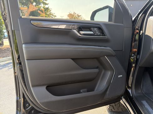 Used 2026 GMC Yukon XL Elevation w/ Elevation Premium Package AWD/4WD image 23