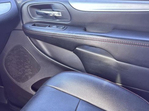 Used 2019 Dodge Grand Caravan GT image 24