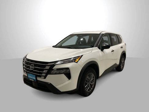 Used 2024 Nissan Rogue S image 1