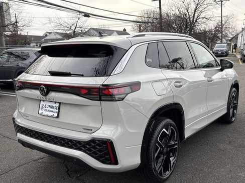 Used 2026 Volkswagen Tiguan SEL R-Line image 8